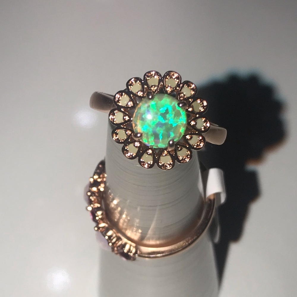✨Opalescent Ring✨